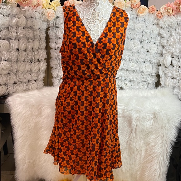 CAbi Dresses & Skirts - CAbi Vibrant Orange Floral Flip Dress Reversible!